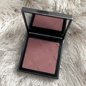 Burberry Cameo Blush No.02 Light Glow. 3.5g